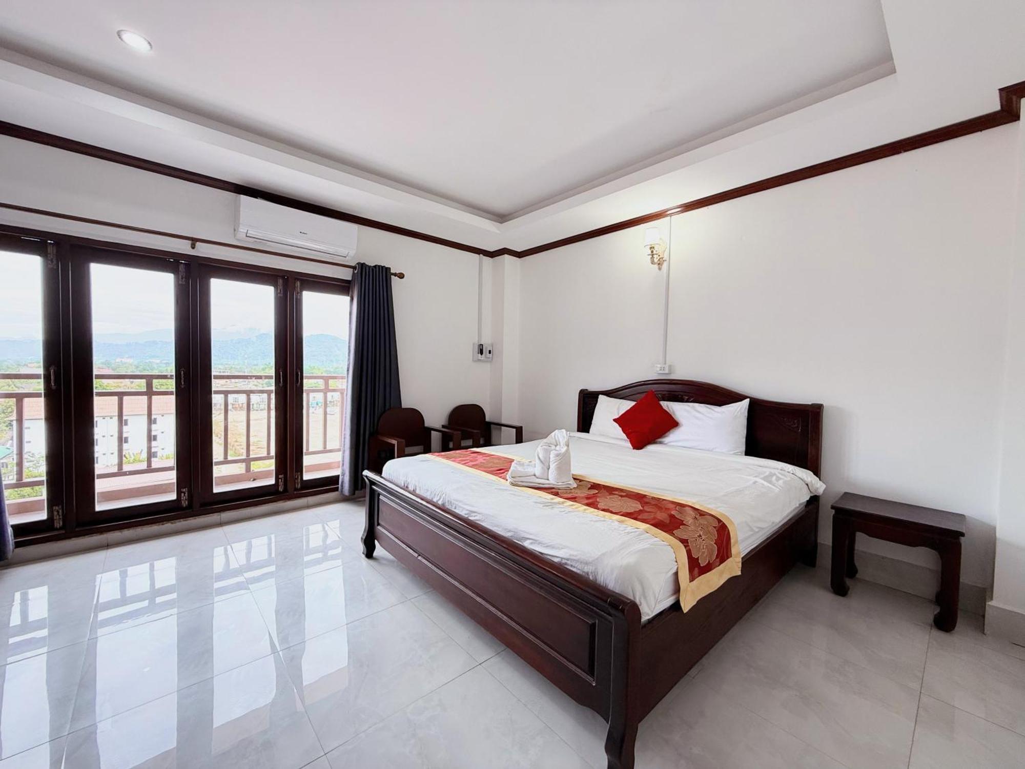 Vangvieng Sisavang Mountain View Hotel Vang Vieng Eksteriør billede
